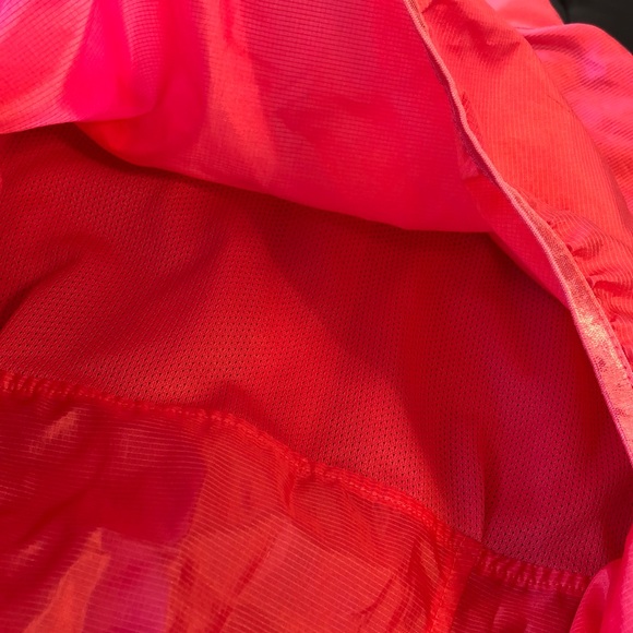 Zella (very) LIGHT weight Jacket - Picture 6 of 7